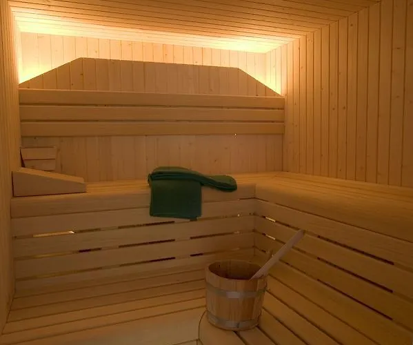 La Del Canal 5* Villanueva de San Mancio